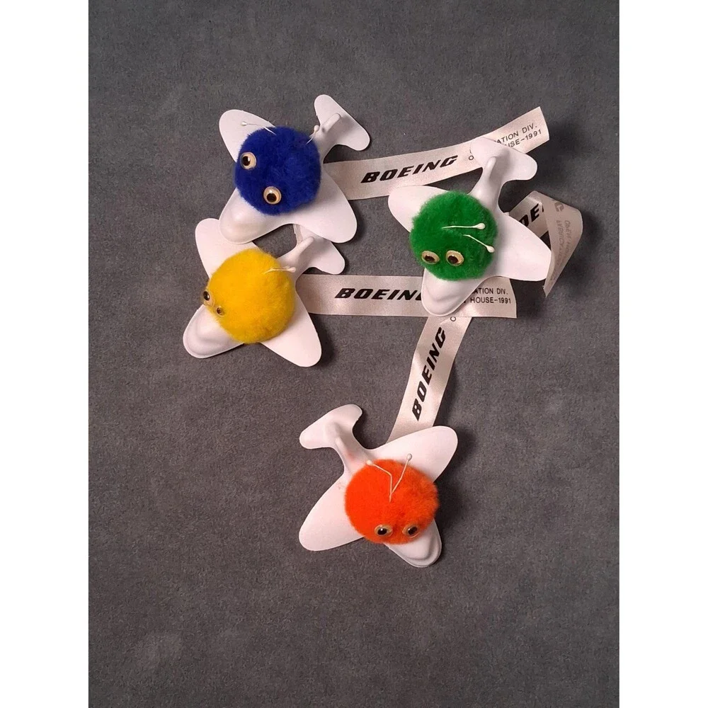 Vintage Boeing Weepuls in Airplanes Pom Pom Men 1991
